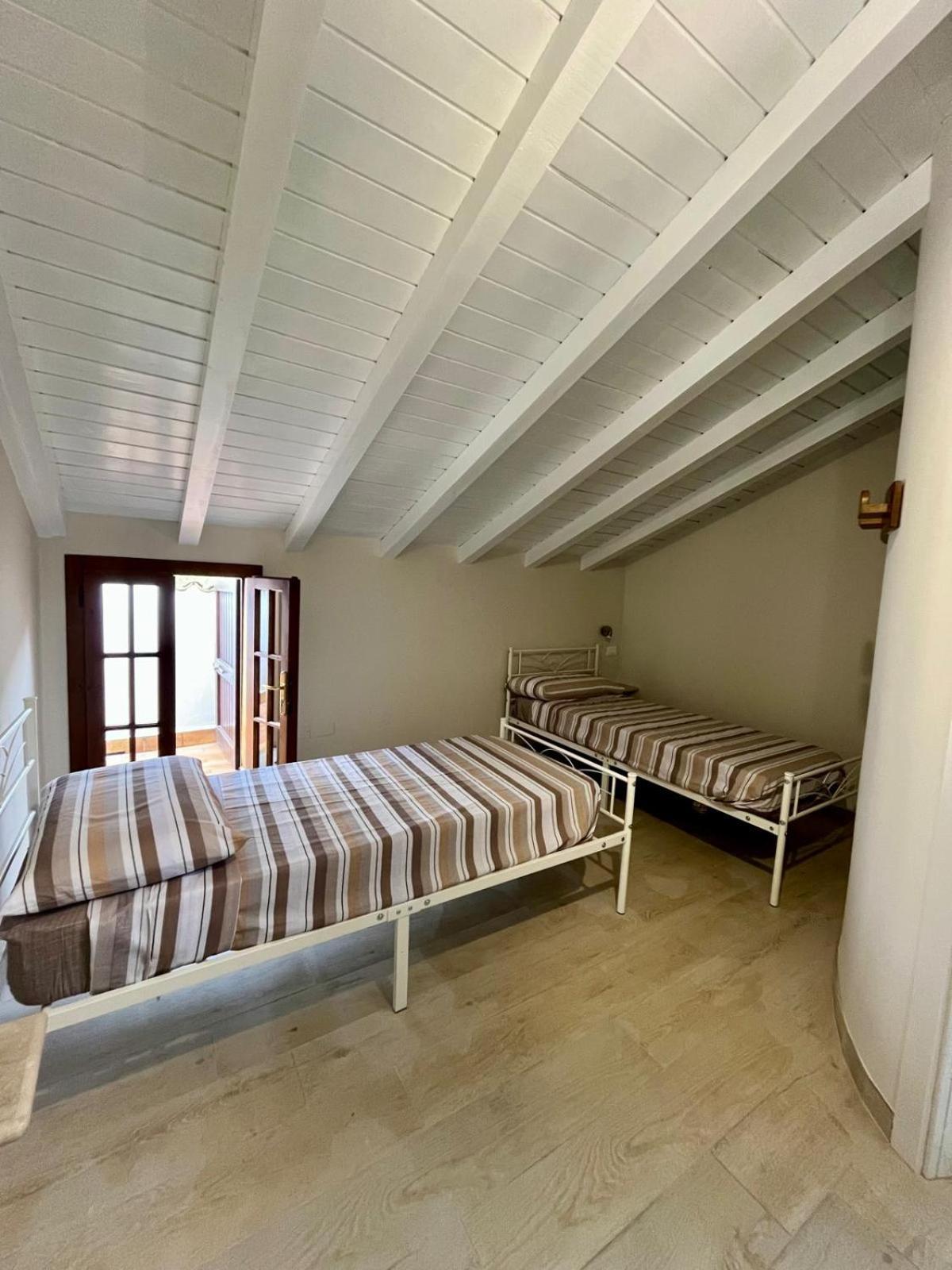 B&B Aria Di Lago Паратико Екстериор снимка
