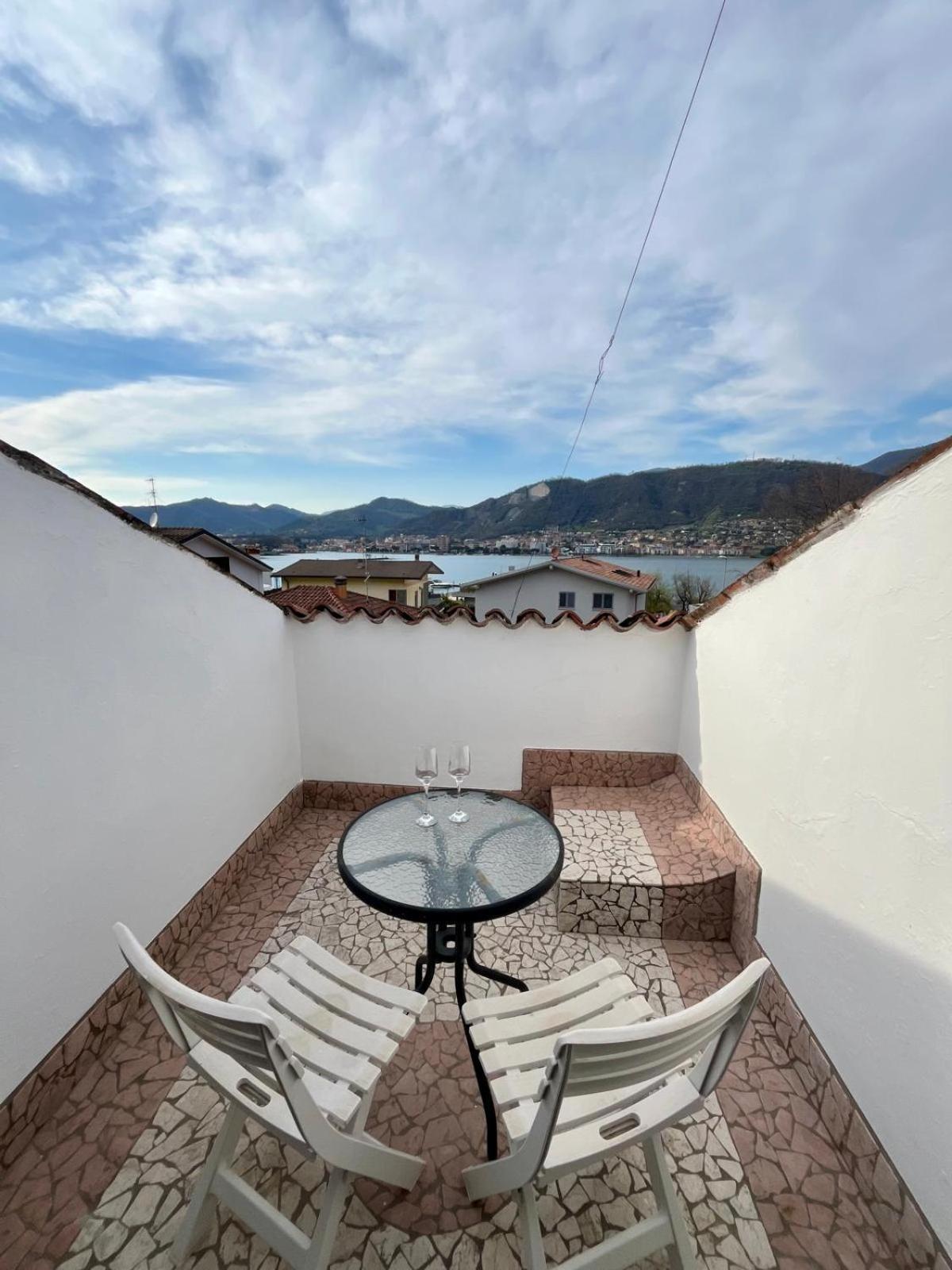 B&B Aria Di Lago Паратико Екстериор снимка